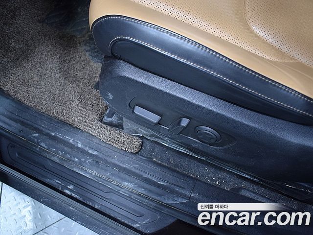 Kia Canival 2023 — photo 11