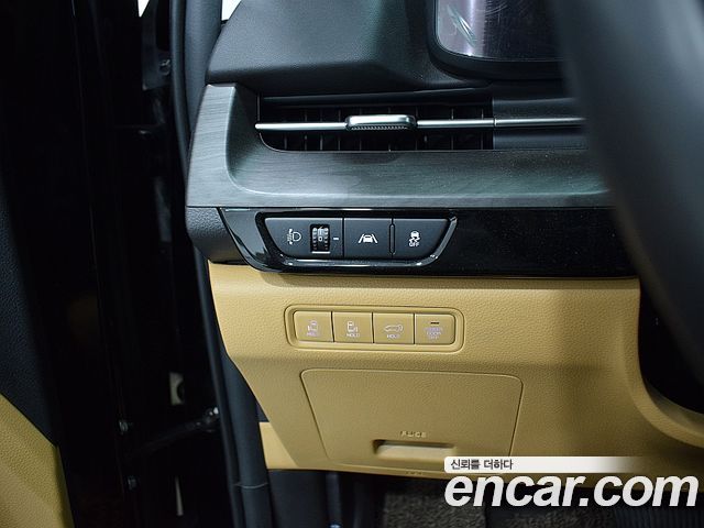 Kia Canival 2023 — photo 13