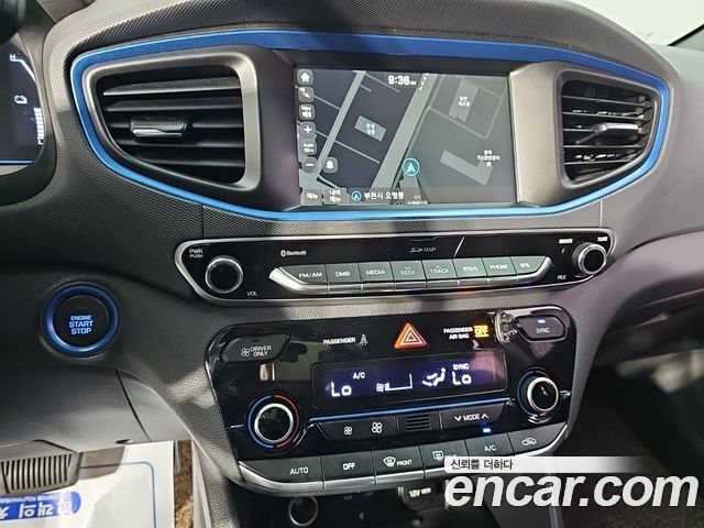 Hyundai Ioniq 2016 — photo 16