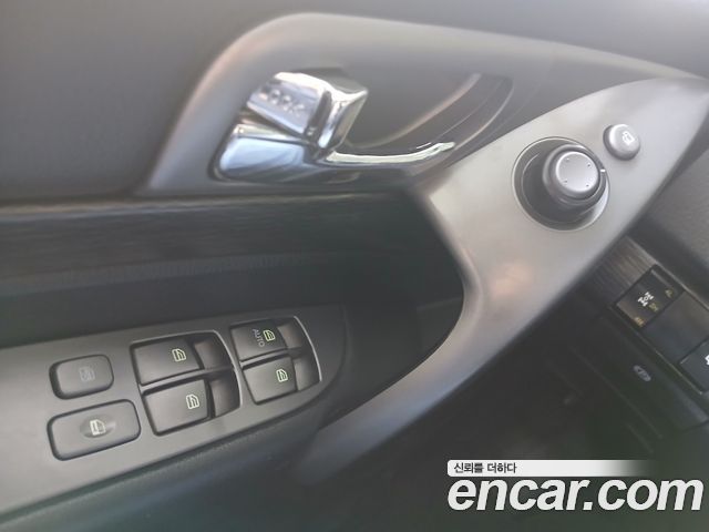 KG Mobility KORANDO 2017 — photo 14
