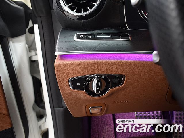 Mercedes-Benz E-Class 2018 — photo 10