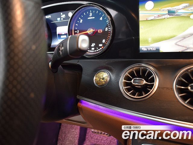 Mercedes-Benz E-Class 2018 — photo 14