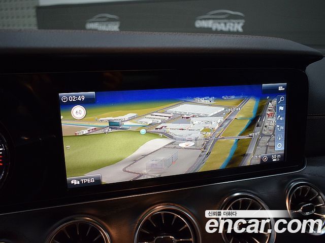 Mercedes-Benz E-Class 2018 — photo 15