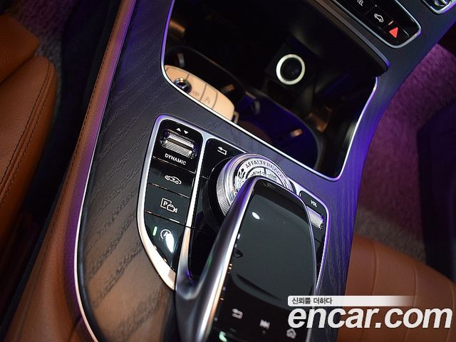 Mercedes-Benz E-Class 2018 — photo 17