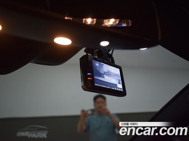 Mercedes-Benz E-Class 2018 — photo 18