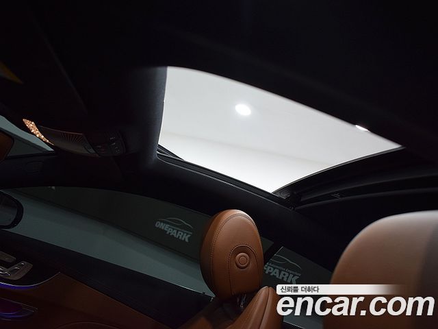 Mercedes-Benz E-Class 2018 — photo 20