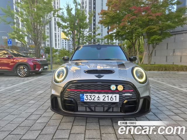 Mini Cooper Convertible 2023 — photo 2