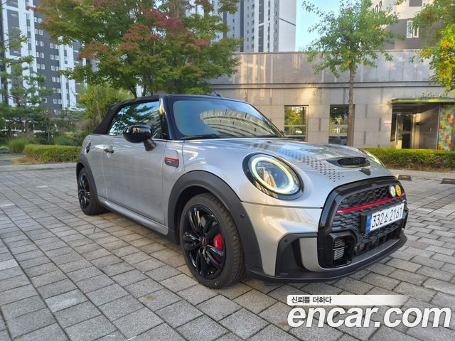 Mini Cooper Convertible 2023 — photo 3