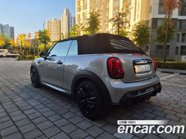 Mini Cooper Convertible 2023 — photo 6