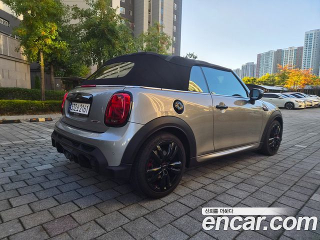 Mini Cooper Convertible 2023 — photo 8
