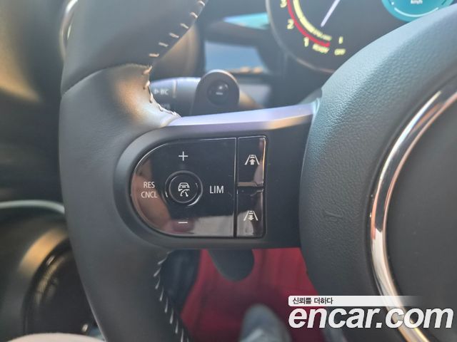 Mini Cooper Convertible 2023 — photo 14