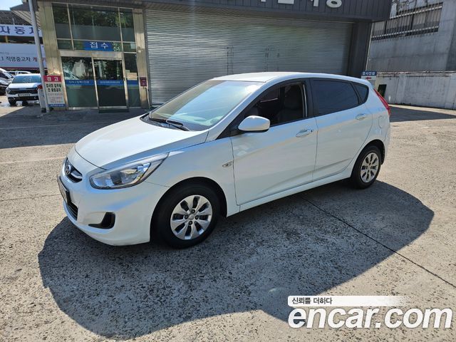 Hyundai Accent 2015 — photo 1