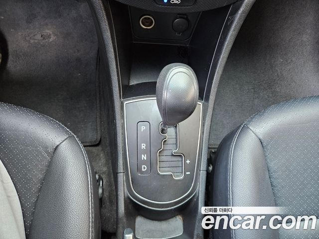 Hyundai Accent 2015 — photo 9
