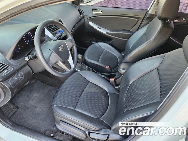 Hyundai Accent 2015 — photo 10