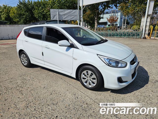 Hyundai Accent 2015 — photo 20