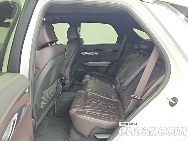 Genesis GV70 2021 — photo 12