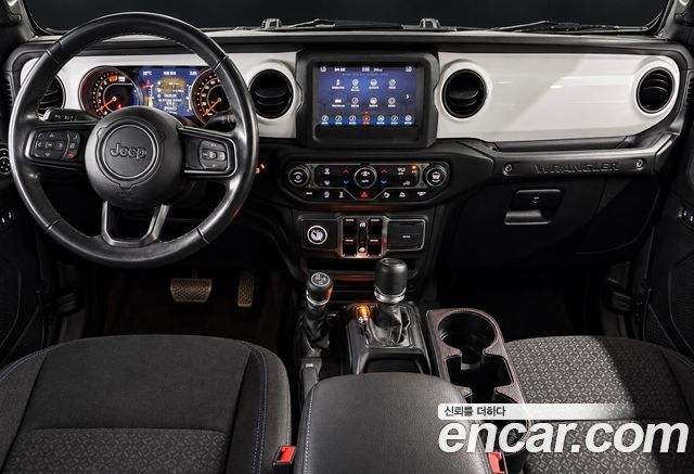 Jeep Wrangler 2021 — photo 6