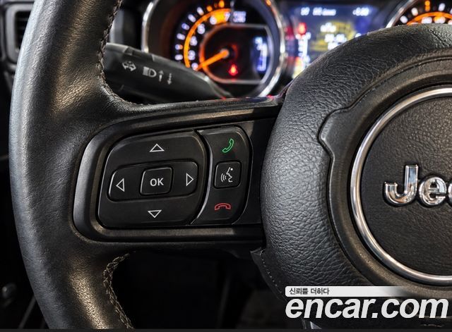 Jeep Wrangler 2021 — photo 19