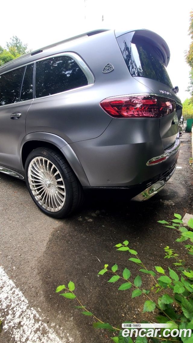 Mercedes-Benz GLS-Class 2025 — photo 6