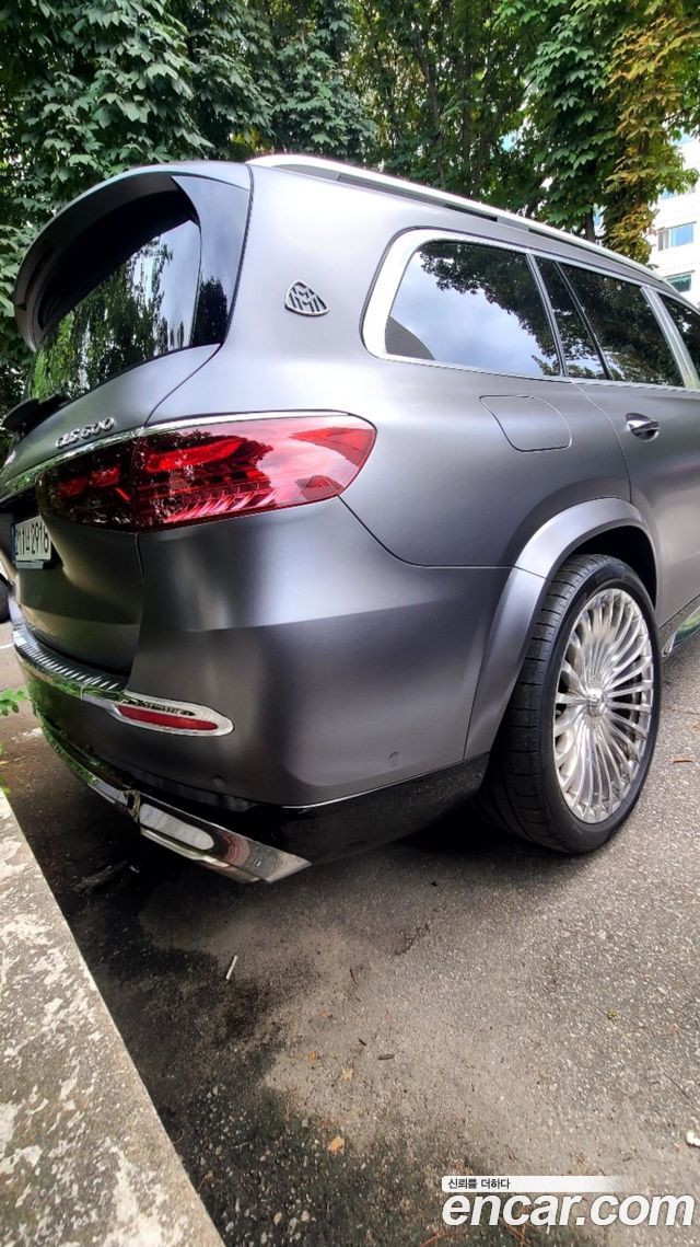 Mercedes-Benz GLS-Class 2025 — photo 8