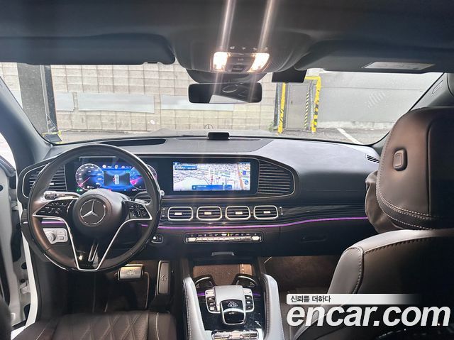 Mercedes-Benz GLS-Class 2025 — photo 12