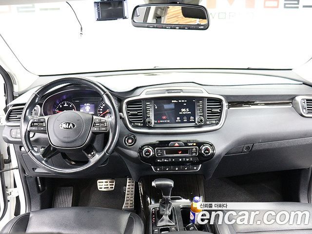 Kia Sorento 2019 — photo 17