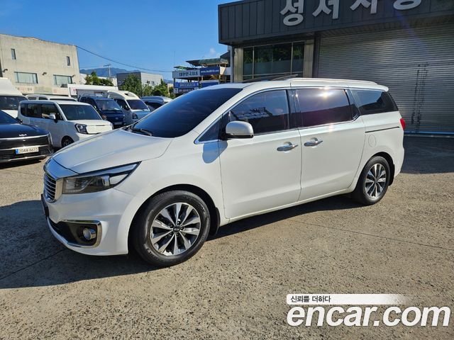 Kia Canival 2015 — photo 1