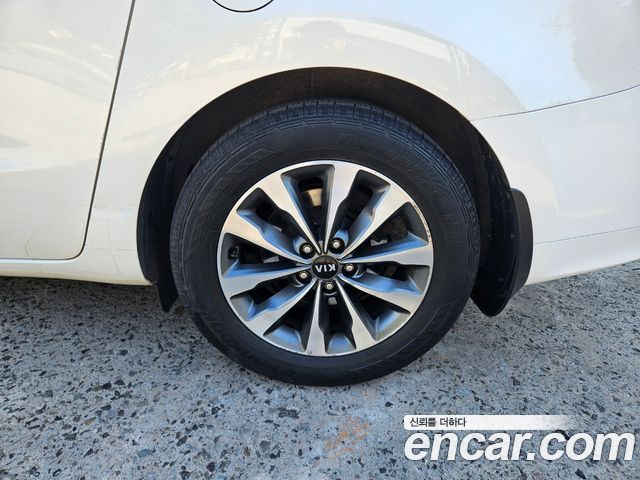 Kia Canival 2015 — photo 5