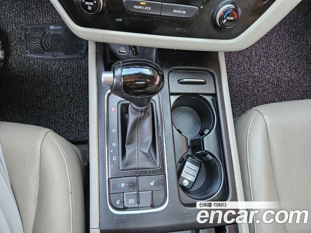 Kia Canival 2015 — photo 9