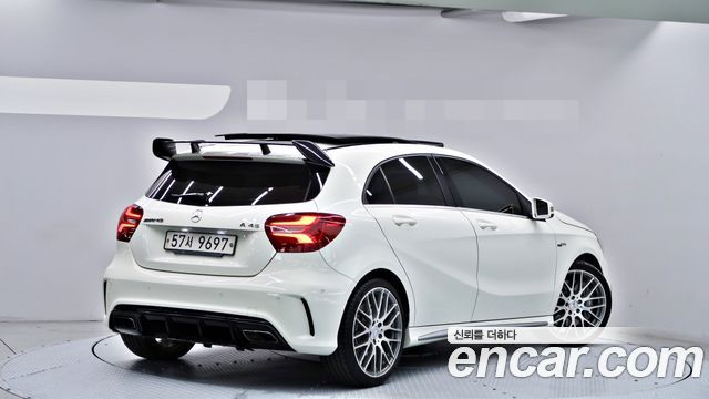 Mercedes-Benz A-Class 2018 — photo 2