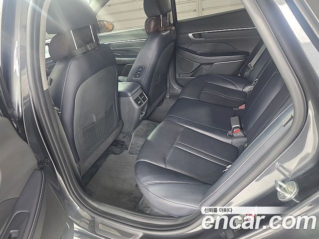 Hyundai Sonata 2022 — photo 9