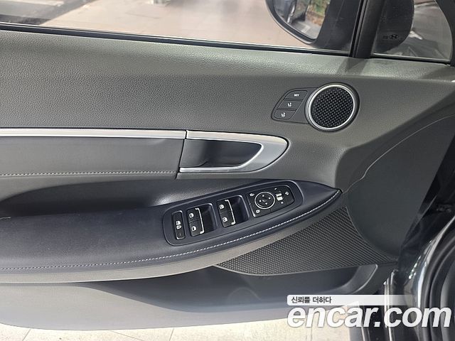 Hyundai Sonata 2022 — photo 16