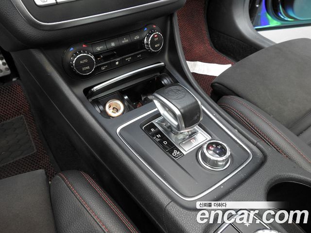 Mercedes-Benz GLA-Class 2018 — photo 9