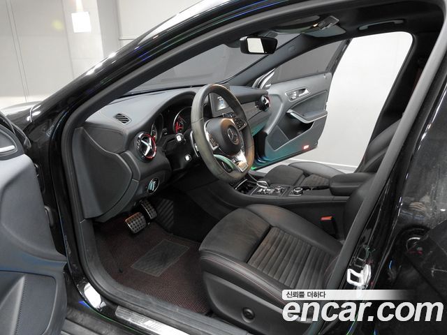 Mercedes-Benz GLA-Class 2018 — photo 10