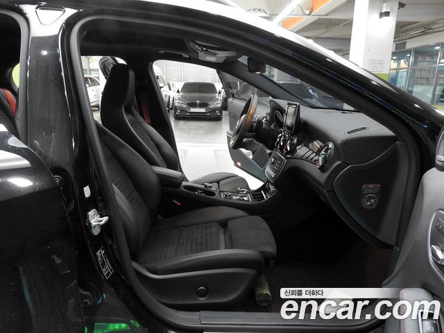 Mercedes-Benz GLA-Class 2018 — photo 11