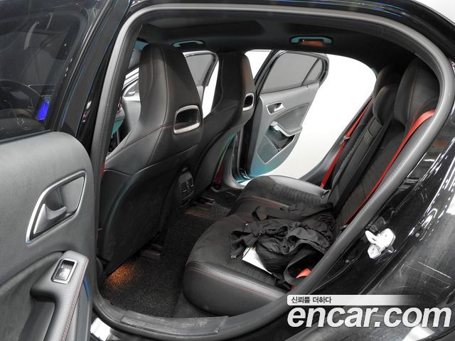 Mercedes-Benz GLA-Class 2018 — photo 13