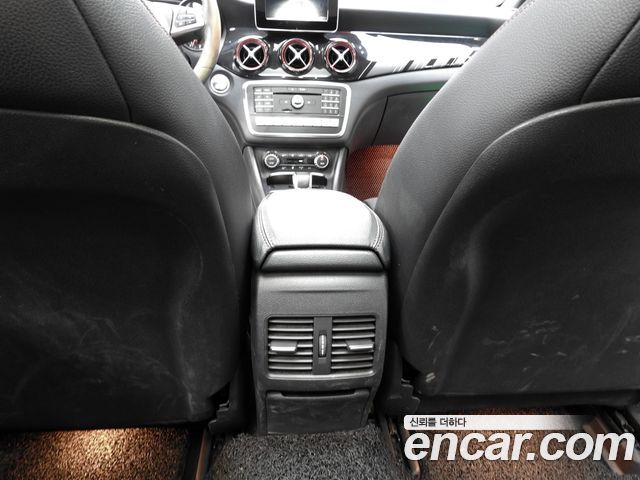 Mercedes-Benz GLA-Class 2018 — photo 14
