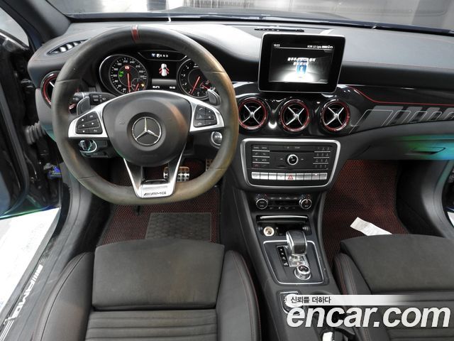 Mercedes-Benz GLA-Class 2018 — photo 15