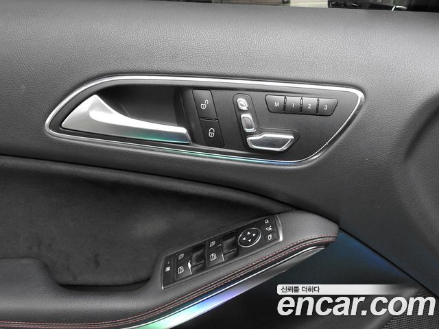 Mercedes-Benz GLA-Class 2018 — photo 16