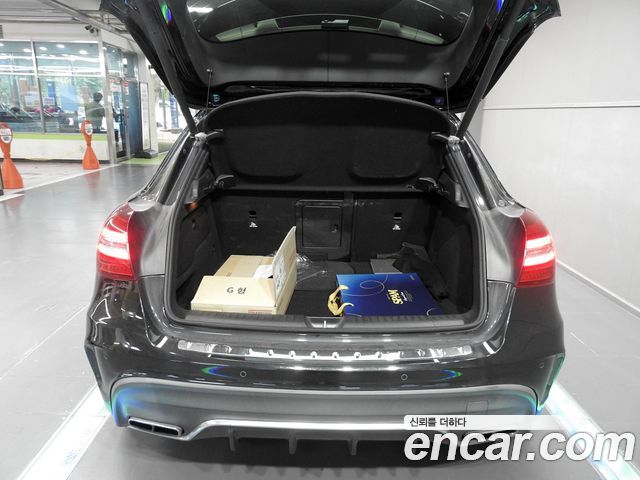 Mercedes-Benz GLA-Class 2018 — photo 19