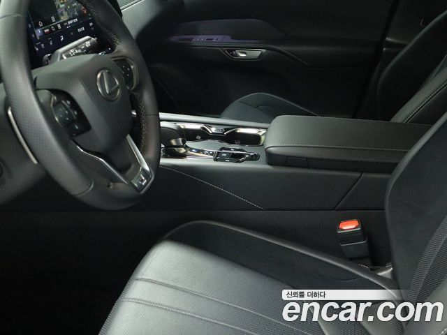 Lexus RX 2025 — photo 12