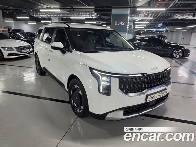 Kia Canival 2025 — photo 2