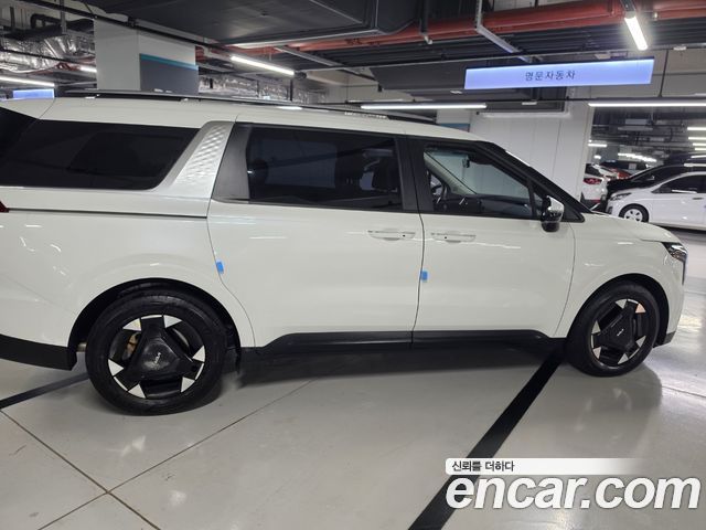 Kia Canival 2025 — photo 3