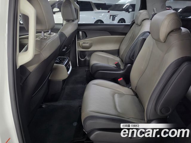 Kia Canival 2025 — photo 12