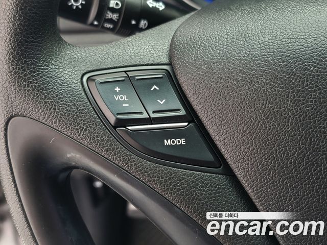 Hyundai Sonata 2012 — photo 19