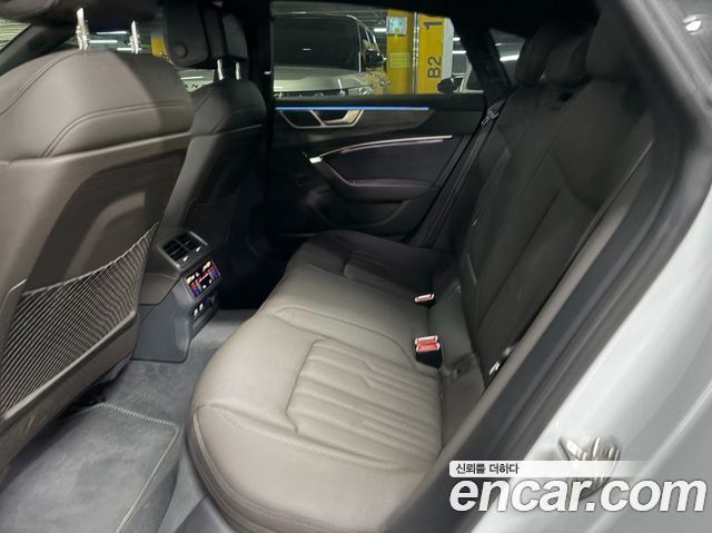 Audi A7 2025 — photo 11
