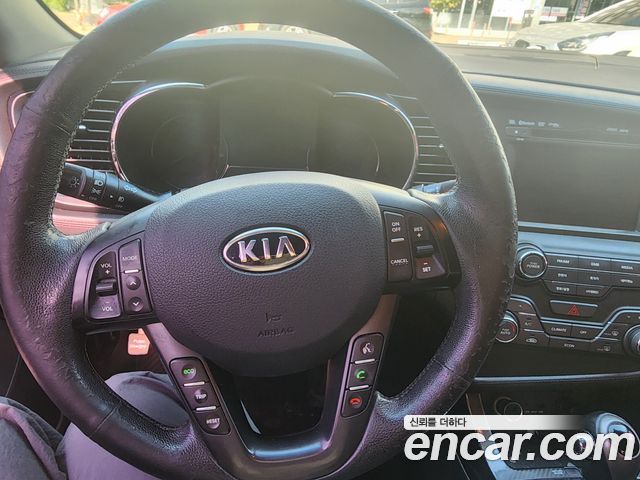 Kia K5 2012 — photo 9