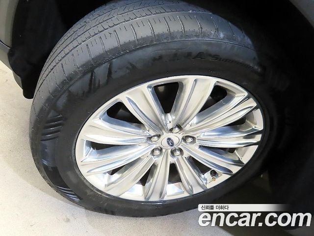Ford Explorer 2020 — photo 20
