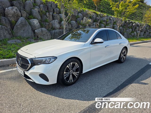 Mercedes-Benz E-Class 2025 — photo 1