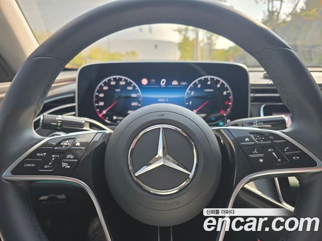 Mercedes-Benz E-Class 2025 — photo 7